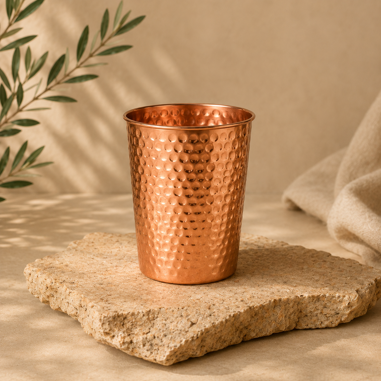 Verre en Cuivre Pur Martelé